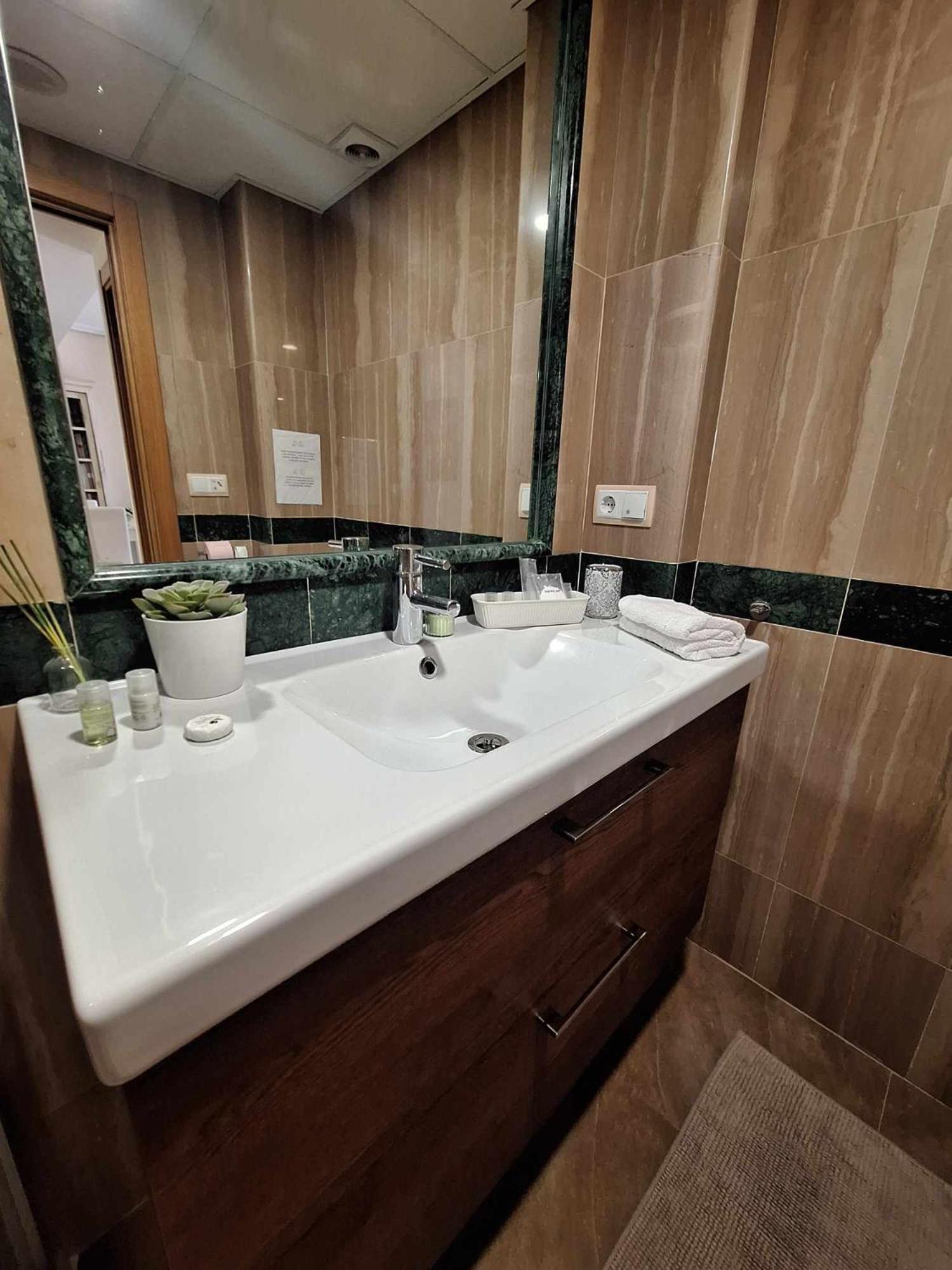 Apartamento Vistsolmar -apartamentos Budha - Solo Familias ! Zona Tivoli